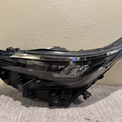 2021-2025 TOYOTA SIENNA HEADLIGHT LH