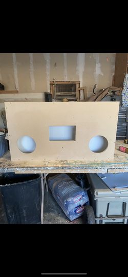 Box for 2 8” with plexiglass and blue led. (Used)