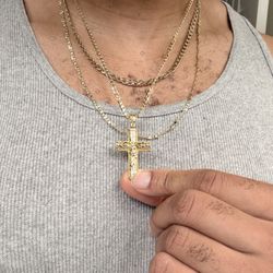 22” 18k GF Chain W/ Cross Pendant