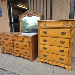 Dressers With Mirror