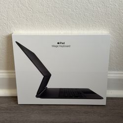 Apple Magic Keyboard: for iPad Pro 12.9 inch (3rd, 4th, 5th and 6th gen) and iPad Air (M2 and M3)