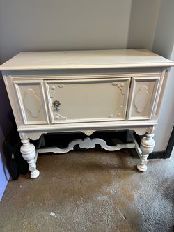 Vintage Shabby Chic Cabinet / Sideboard – Wood – $125