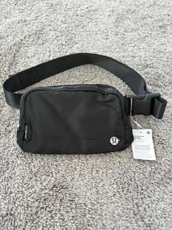 Lululemon Everywhere Fanny Pack