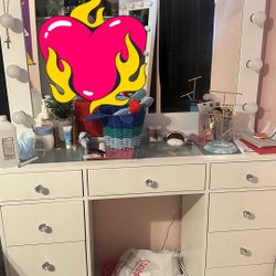 Make Up Vanity 