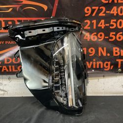 CADILLAC ESCALADE 2025 RH HEADLIGHT OEM