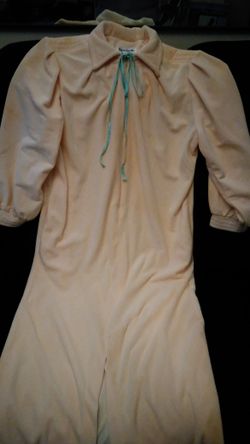 Pierre Cardin women's robe/ nightgown