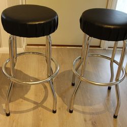 SWIVEL BAR STOOL