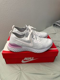 Nike flyknit size 9 in women