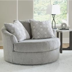 Ashley Casselbury Oversized Swivel Chair 