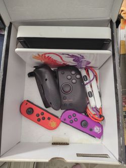 LOCAL ONLY NO SHIPPING. MUST COME PICK UP YOURSELF. Switch dock and Hori split pad controllers!