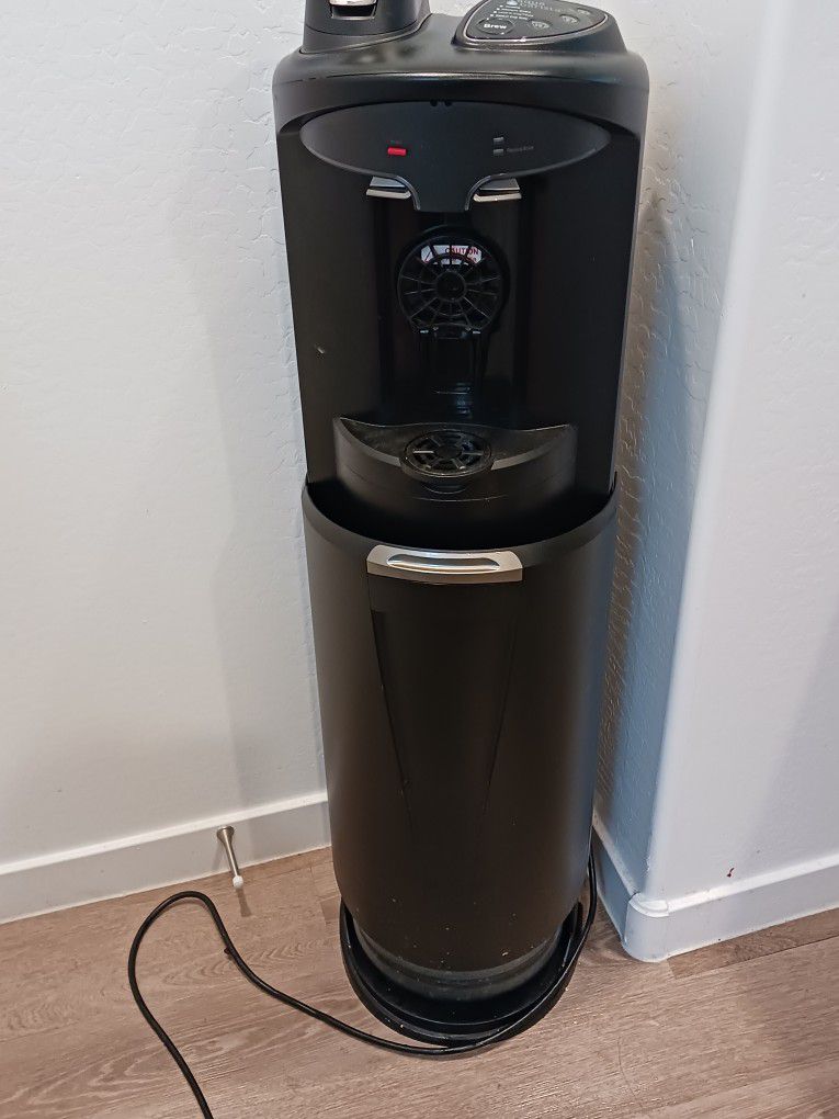 Sponsored
Primo Water
https://offerup.com/redirect/?o=aHR0cHM6Ly93d3cud2F0ZXIuY29t
AquaBarista All-in-One K-Cup Coffee Maker & Water Dispenser