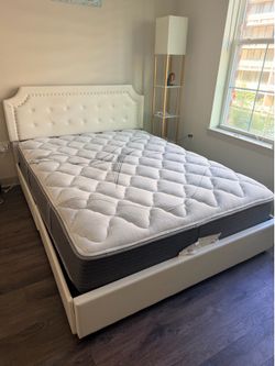 Queen size bed with mattress - original mattress worth 800