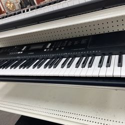 Yamaha Keyboard 