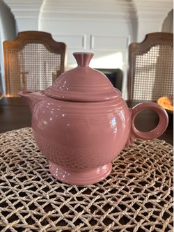 Vintage Mcm retro Homer Laughlin fiesta pink/mauve teapot