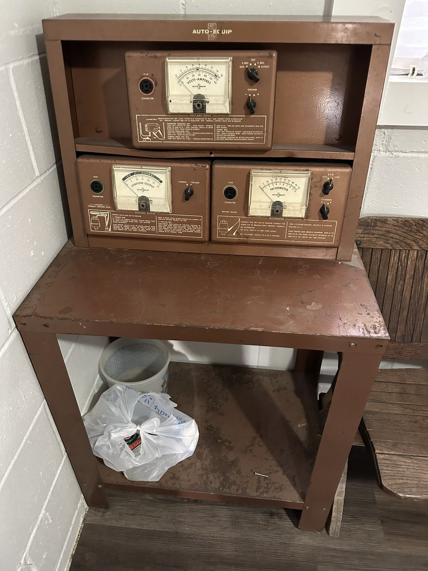 Vintage Gauges. (Man Cave)