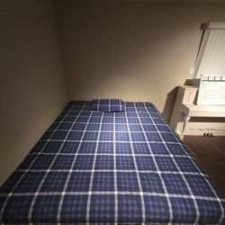 Cal King Bed (Mattress,boxspring,frame)