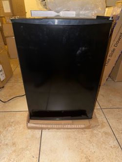 Mainstays Single Door Mini Fridge