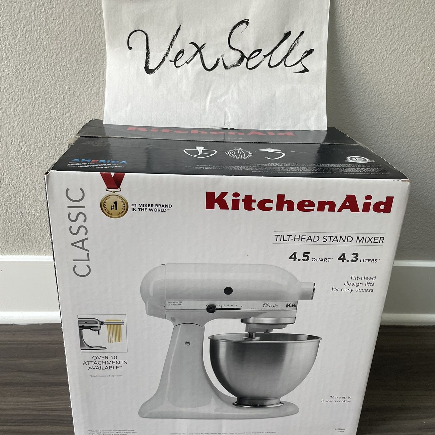 KitchenAid K45SS Mixer 4.5 Qt. Tilt Head Classic Series Stand Mixer White  for Sale in Cohasset, CA - OfferUp