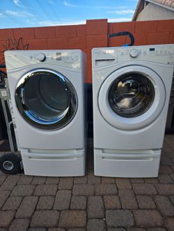 Maytag front loaded Washer/dryer with pedestal