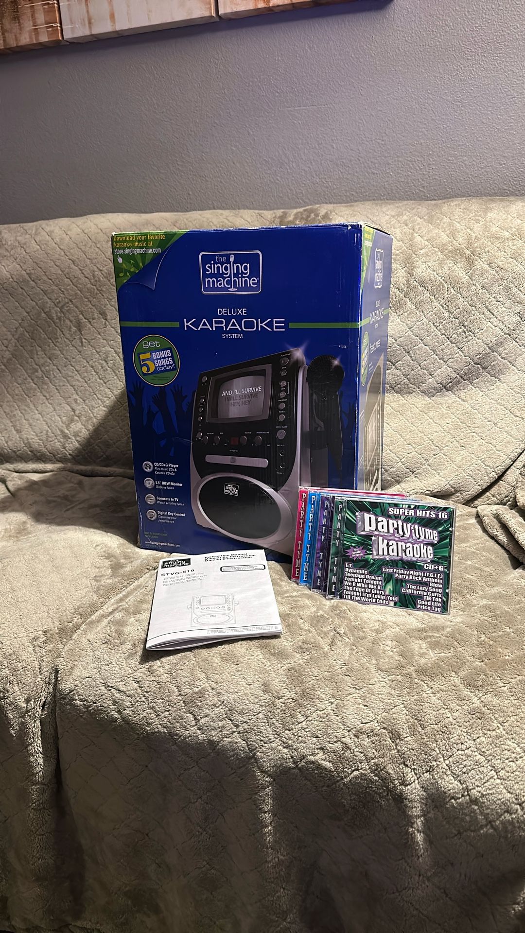 DELUXE KARAOKE SYSTEM