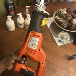 Black & Decker Automatic Saw 