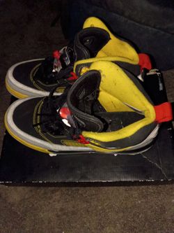 BRAND NEW JORDAN SPIZIKE SIZE 6 Y