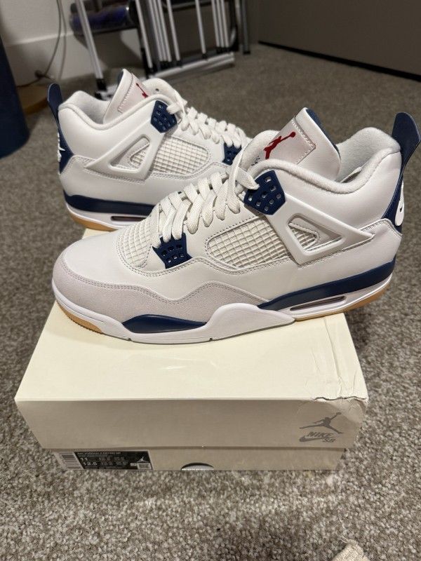 Nike SB x Air Jordan 4 Retro Navy
