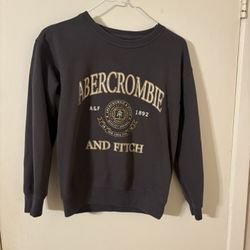 Abercrombie Kids Boys Long Sleeve Sweatshirt Size  9/10