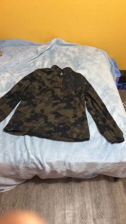 Men’s camo half zip hoodie