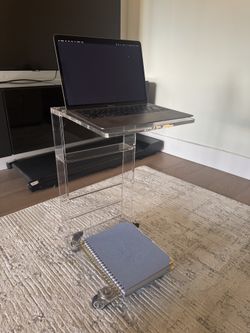 Clear Acrylic Side Table on Lockable Wheels, C Shaped End Table for Sofa, Small Coffee Tables for Small Spaces