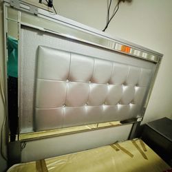 Silver Bed Frame + 2 Matching Dressers – Great Condition