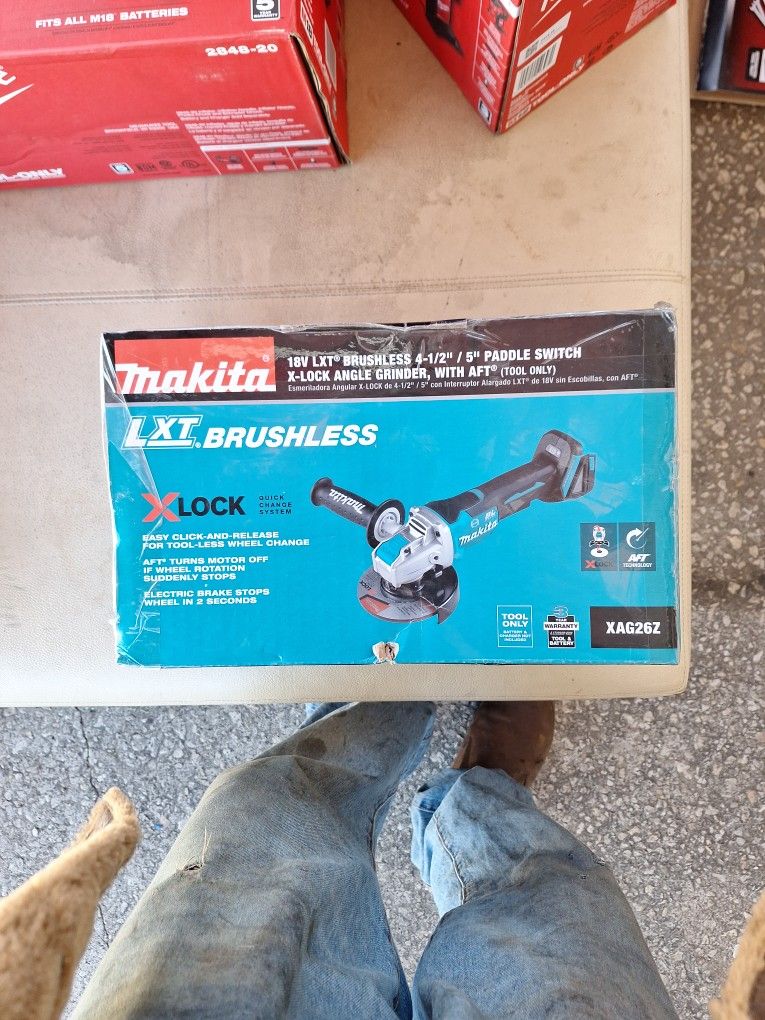 makita 41/2 inch angle grinder tool only