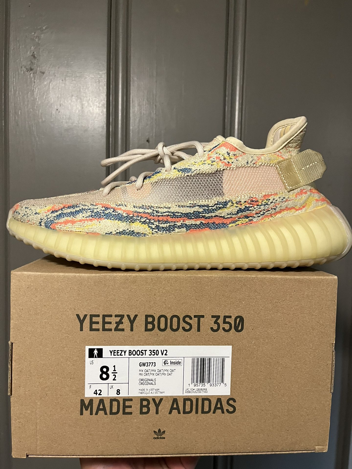 Adidas Yeezy Boost 350V2 “MX/OAT” Size(8.5) In Mens. PADS(Like New). Comes With Og All. $245. Cash. Trades Welcome. 