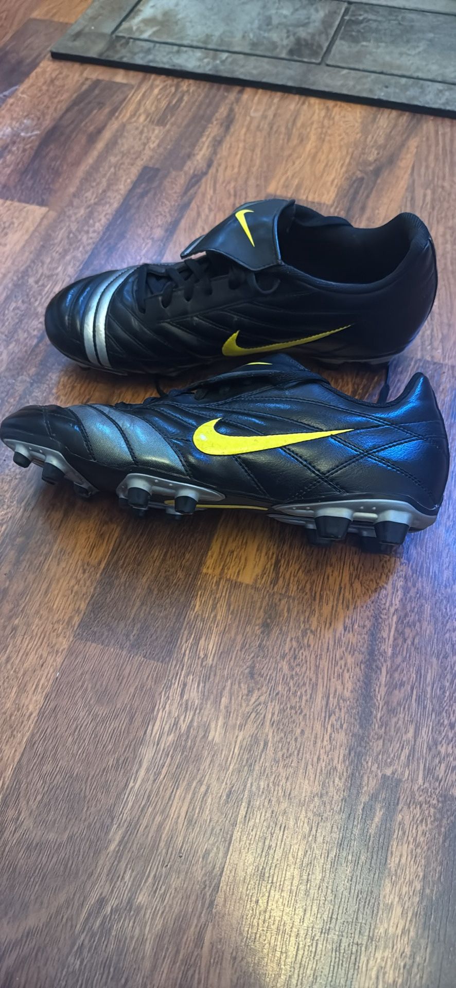 Nike Mercurial Vapor X FG (Bright Mango) Vintage Soccer Cleats - Size 10