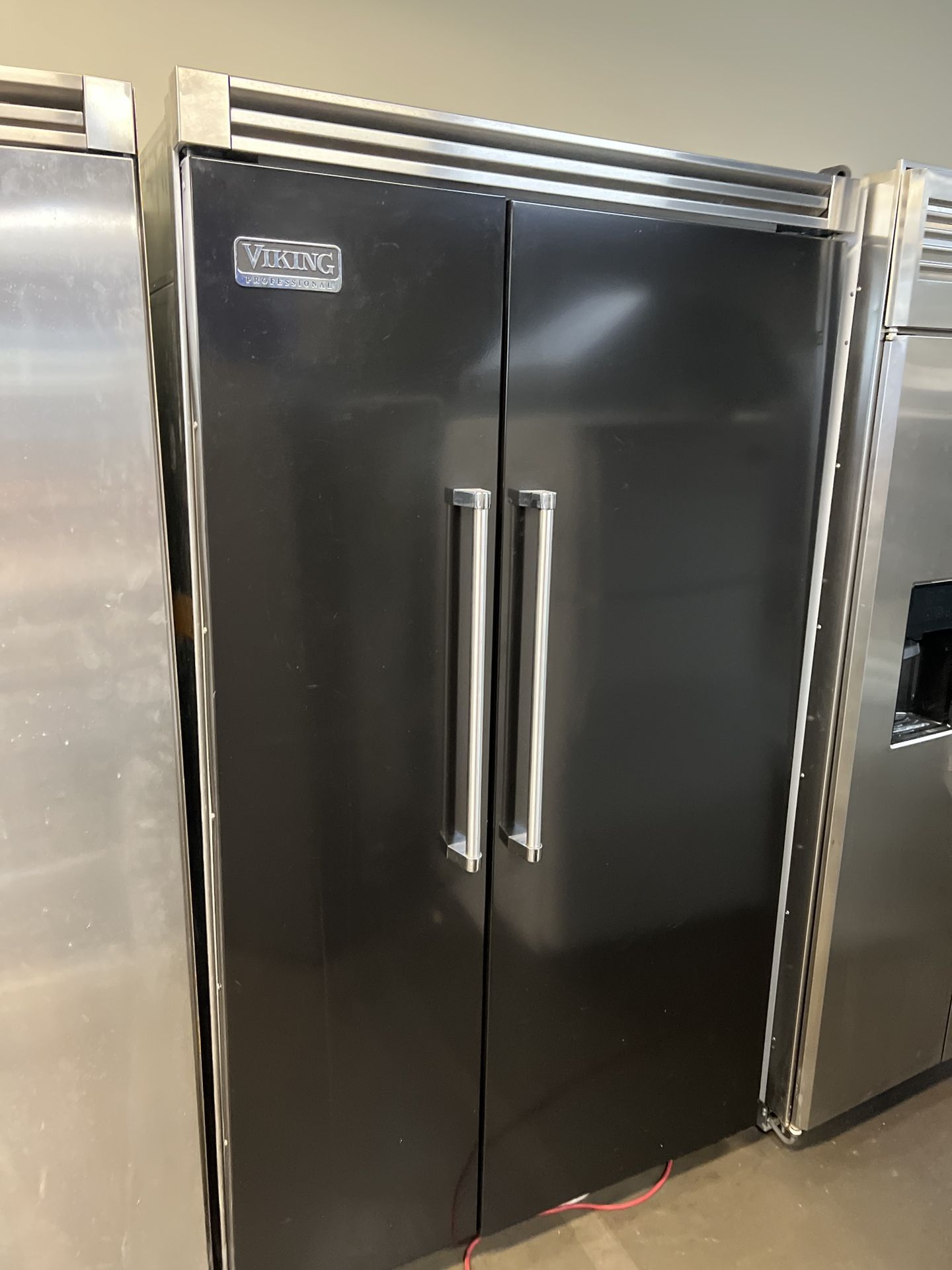 Viking 48”Wide Built In Side By Side Refrigerator Gloss Black