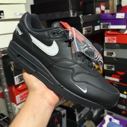 Brand New Nike Supremes 87 Size 13 with original box