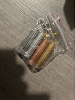 4Pc Hooked Metal Cylinders Set
