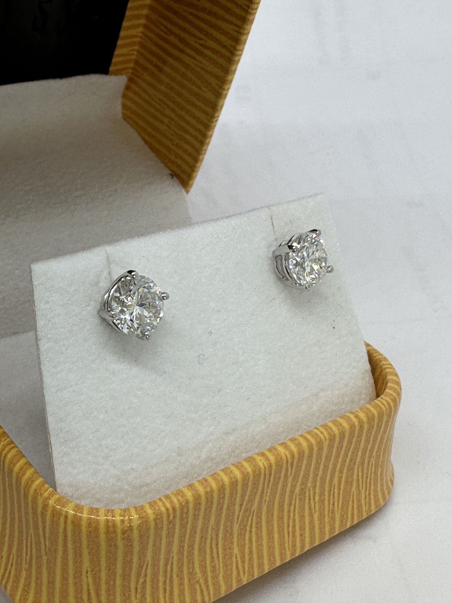 One Pair Of  Diamonds 2.05 Carats Total Weight Earrings Studs 