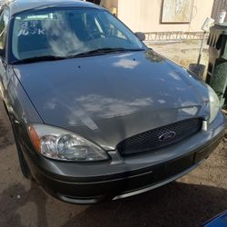 2004 Ford Taurus