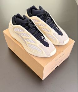 Yeezy 700V3 Azael