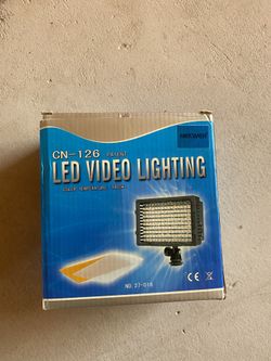 LED VIDEOS LIGHT WOTH COLOR BOX 
