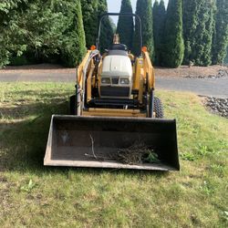 1996 Cub Cadet 7275 - 415 Hours - 27HP - 4 WHL - Loader - Backhoe -Hydrostatic Transmission - Diesel