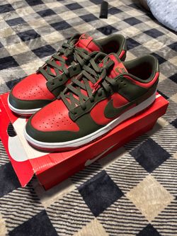 Nike dunks low