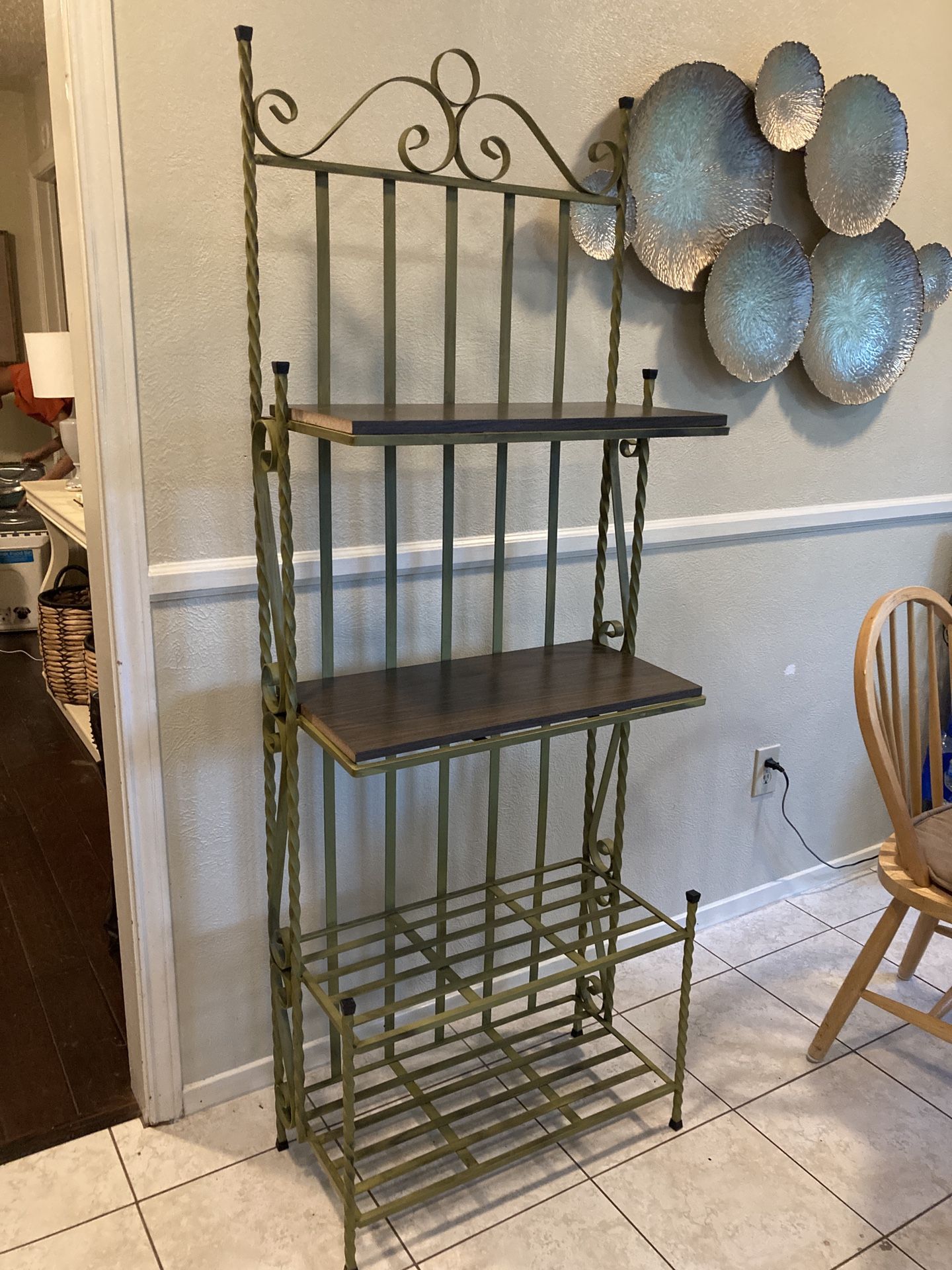 Ridge Road Decor Farmhouse Baker's Rack in Green