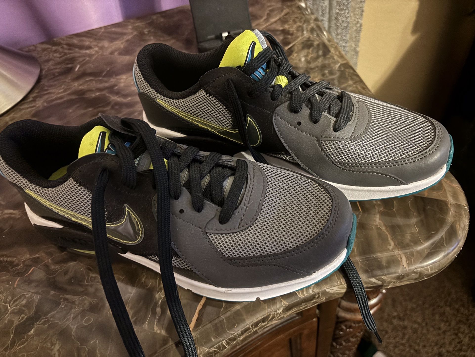 Boys Shoe 