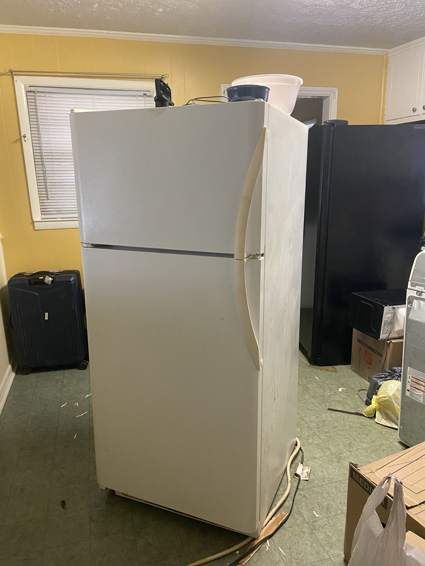 Top and bottom white Frigidaire