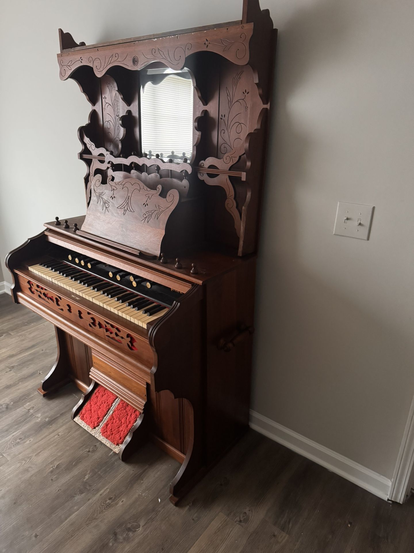Vintage organ