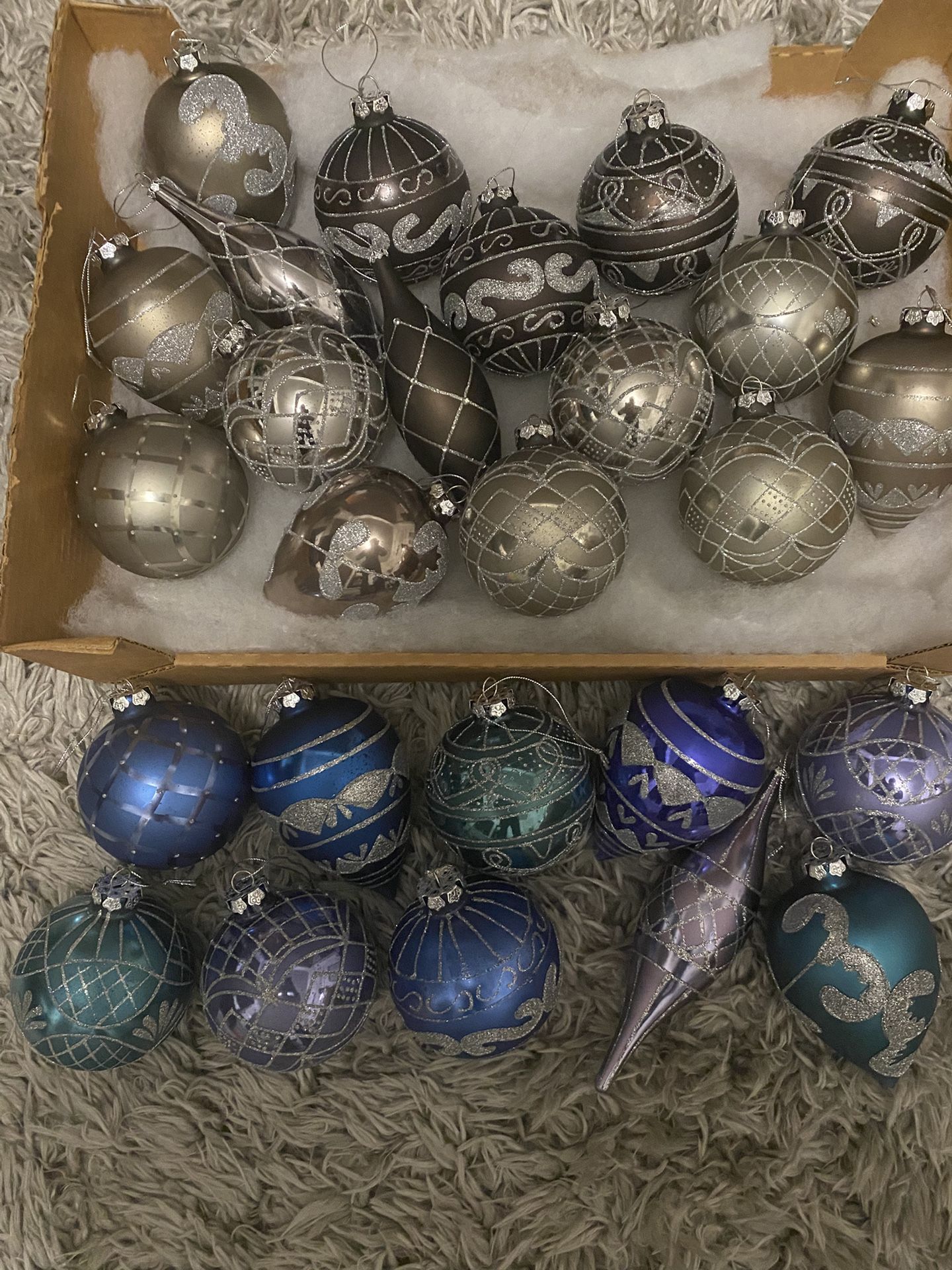 26 Glass Elegant Glittery & Mirrored Christmas Ornaments, Perfect For Color-Themed Trees