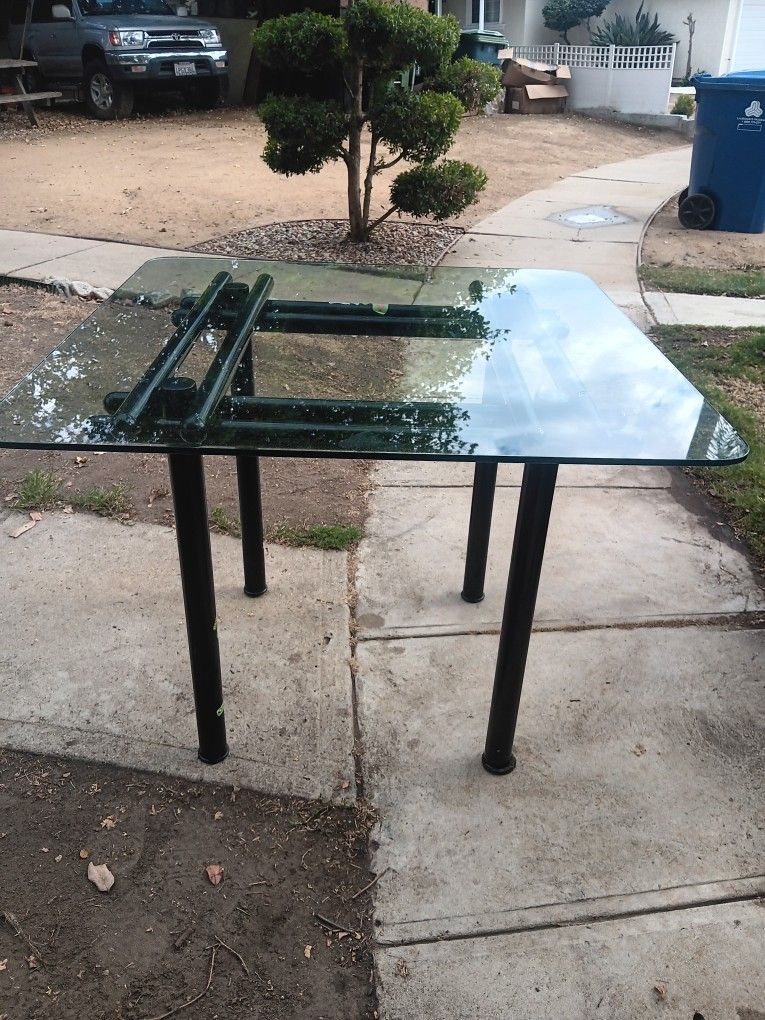 !! Glasstop Table 30 In Height