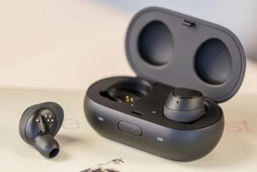 **Samsung IconX Gear Buds